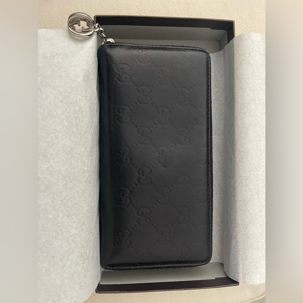 Gucci Guccisima zip around wallet